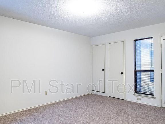 5th image of 2334 Woodglen Dr