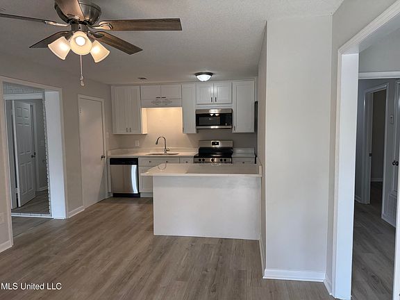 5th image of 2513 Knox St