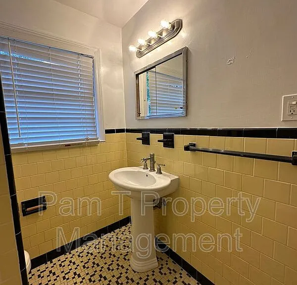 201 Kensington Dr — Photo 8