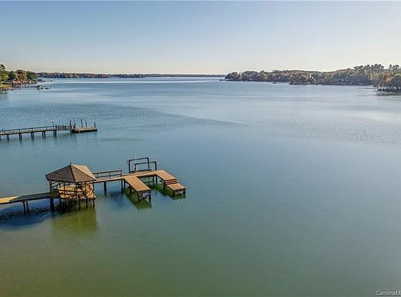 5th image of 146 Sandy Shore Dr