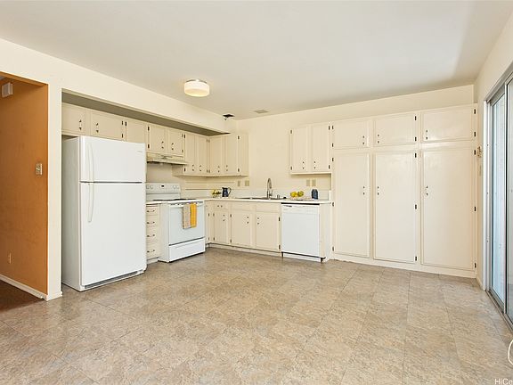 4th image of 1130 Wainiha St APT C