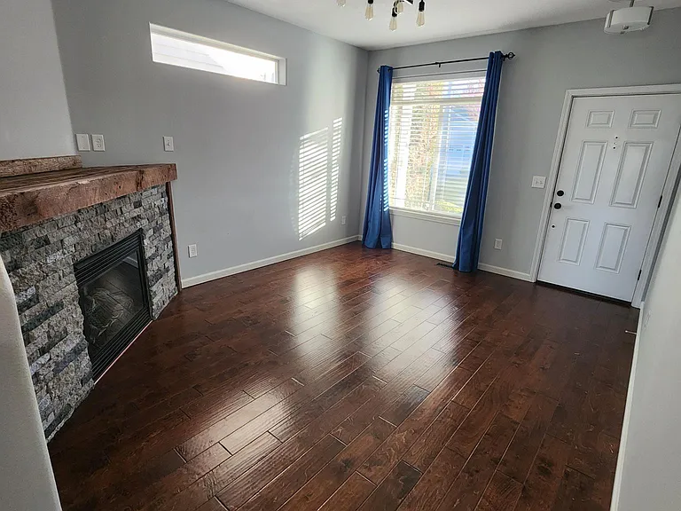 2718 NW 118th Cir — Photo 3