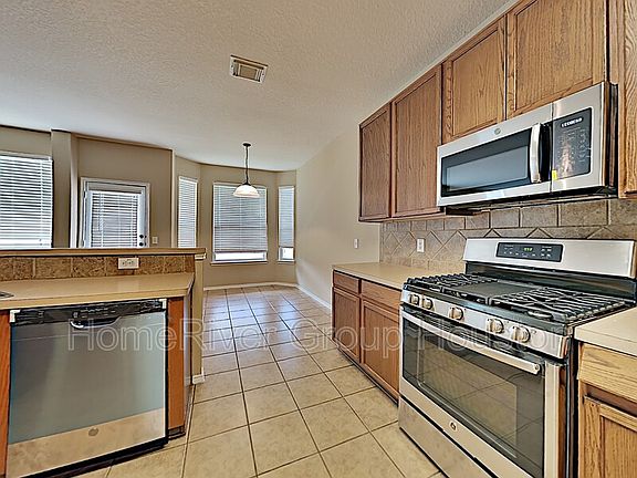 4th image of 3414 Farrel Hill St