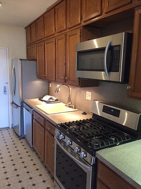 Kitchen -- all new stainless steel appliances