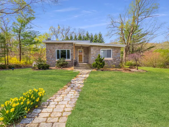 49 Crest Road, Ridgefield, CT 06877