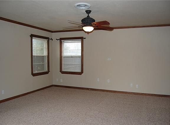 5th image of 5208 Ira St