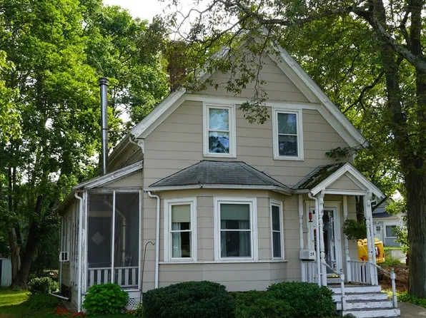 59 Hollis St, Brockton, MA 02302