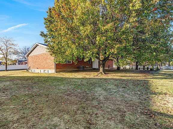 5th image of 6400 Farmcrest Ct