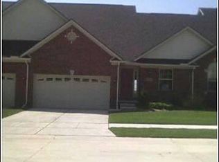 20244 Doves Point, Brownstown, MI 48174