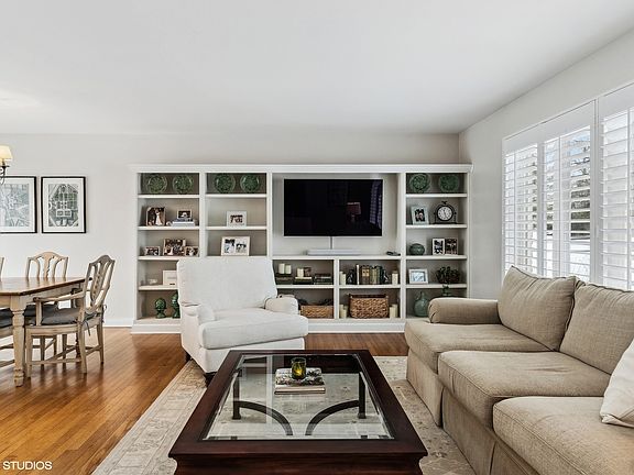 5th image of 427 Rockland Ave