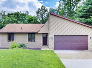 2404 Wittenburg St, Louisville, OH 44641