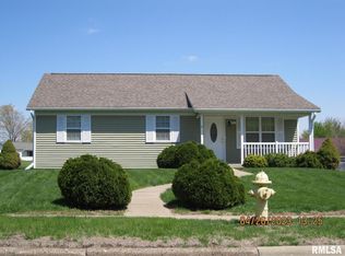 350 19th Pl, Clinton, IA 52732