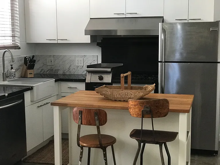 533 Vernon Ave — Photo 6