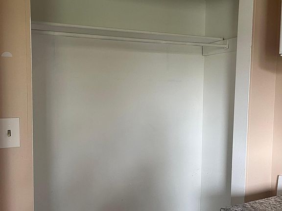 5th image of 124 Highland Ave #3