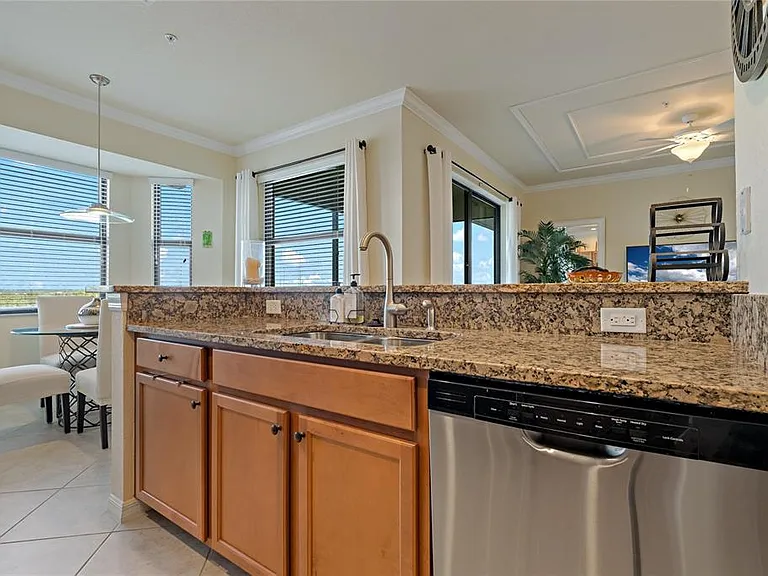 7015 River Hammock Dr #405 — Photo 22