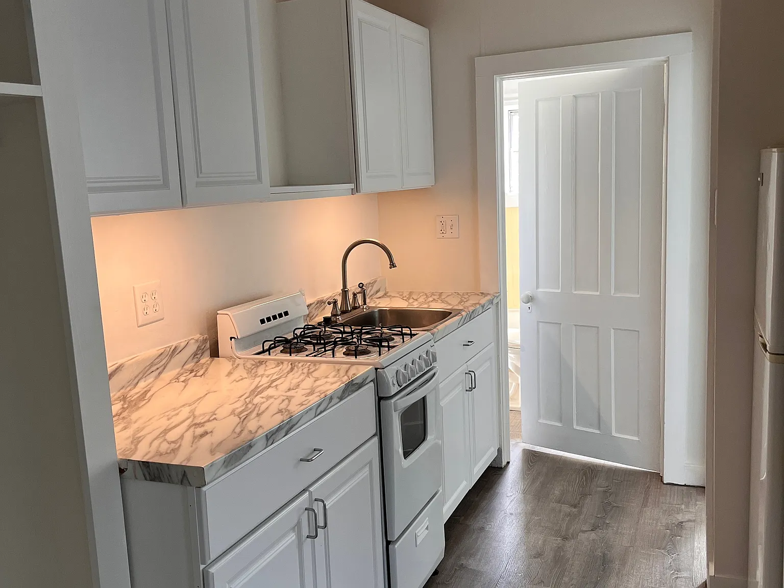 1 bed, 600 sqft, $1,400 — Photo 4