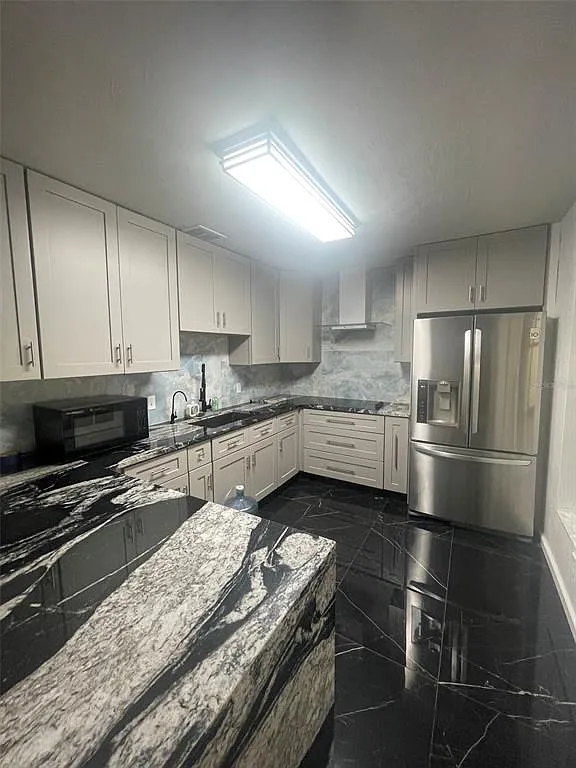 3 bed, 2.0 bath, 1246 sqft, $2,200 — Photo 4