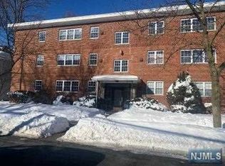 542 4th Ave #4E, Westwood, NJ 07675