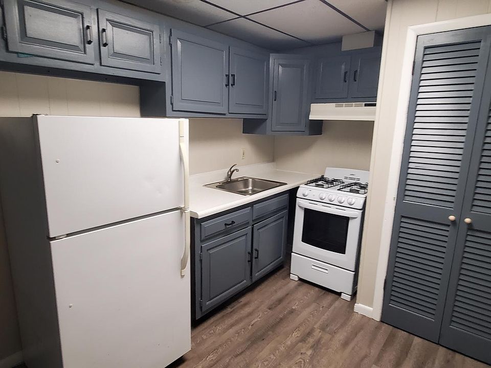 1st image of 9 Main St #C