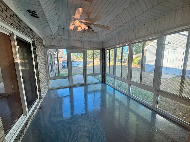 4091 Lakeshore Dr — Photo 13