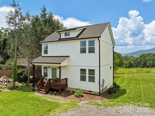 913 N Canton Rd, Canton, NC 28716