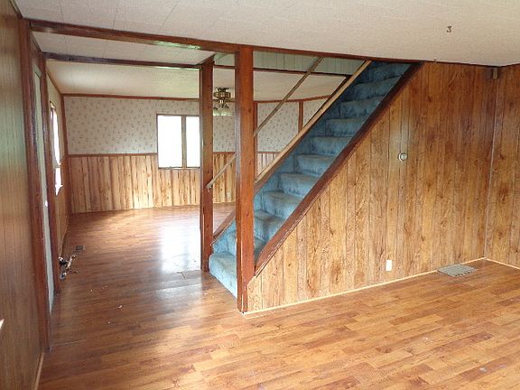 2nd image of 922 Penn St