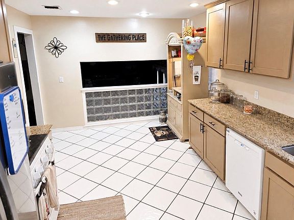 3rd image of 5302 Gladeside Dr