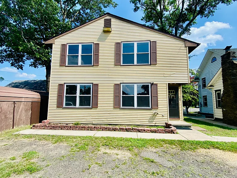 204 Gateway Blvd #A — Photo 1