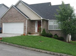718 Colony Village Way, Knoxville, TN 37923