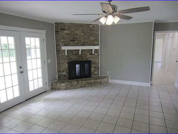 3rd image of 110 Englewood Dr