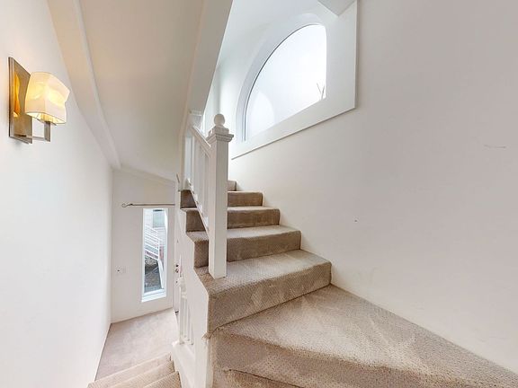 3rd image of 25-29 Pleasant St #25
