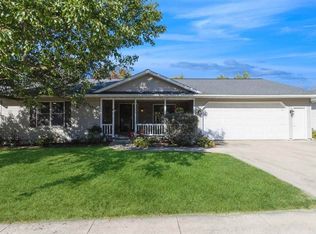 104 Bedford Rd, Williamsburg, IA 52361