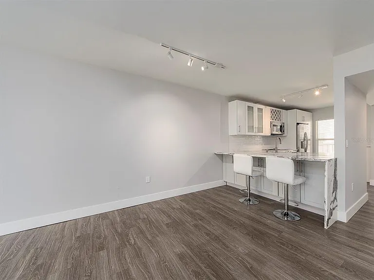 121 Island Way #334 — Photo 7