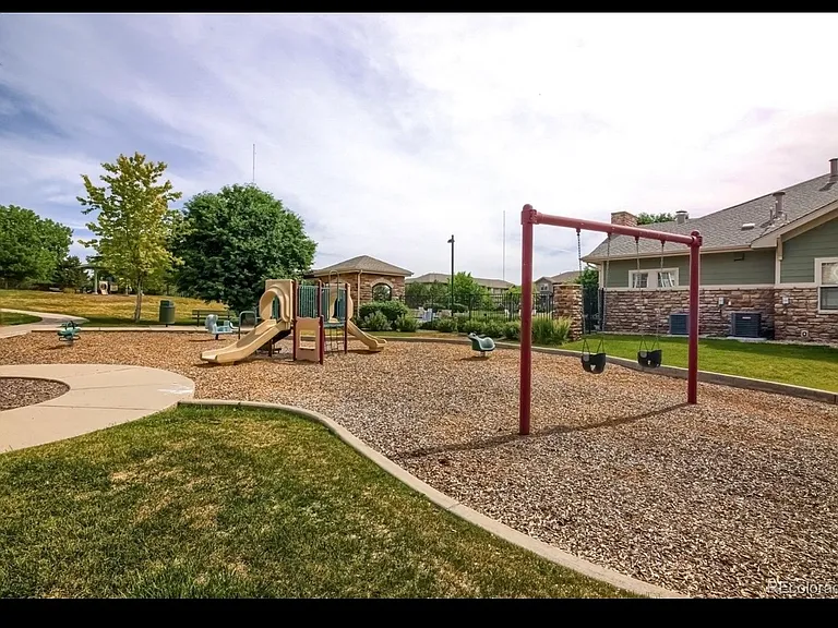 9740 Clermont Ln — Photo 8