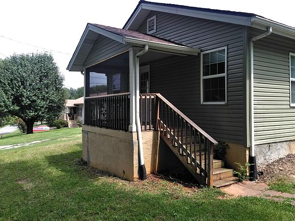 2nd image of 606 Leconte Ln