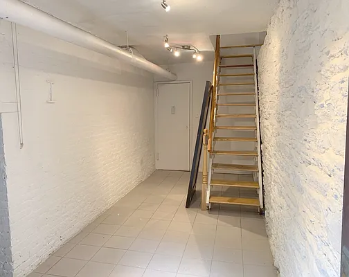 Rented by Bond New York | media 21