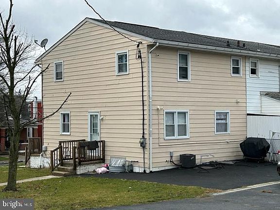 4th image of 3105 Marion St