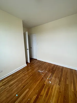 Rented by NYC LUXURY APT RENTALS CO LLC | media 32