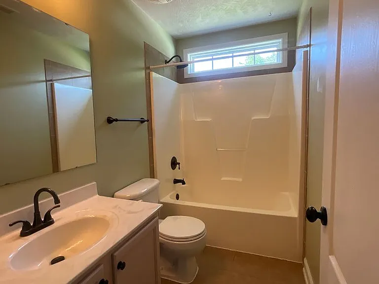 404 Windover Dr — Photo 15