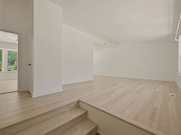3rd image of 25 Miwok Ct