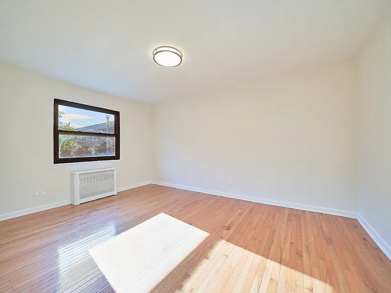 72-61 150th St #1C — Photo 2