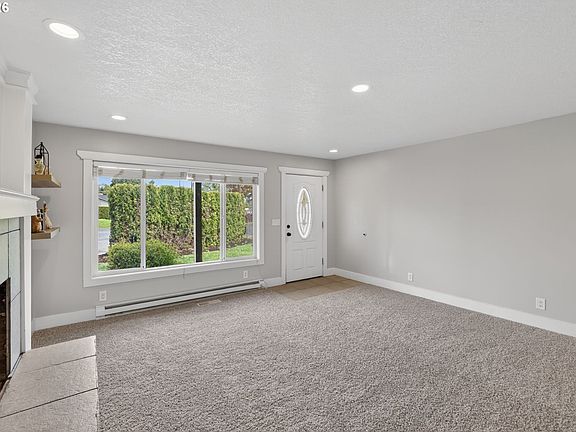 5th image of 182 Elmar Dr