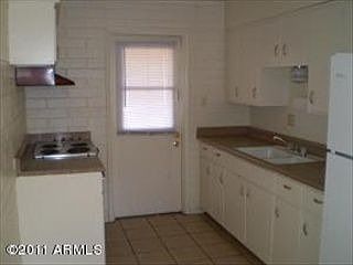 5th image of 933 S Farmer Ave APT 4