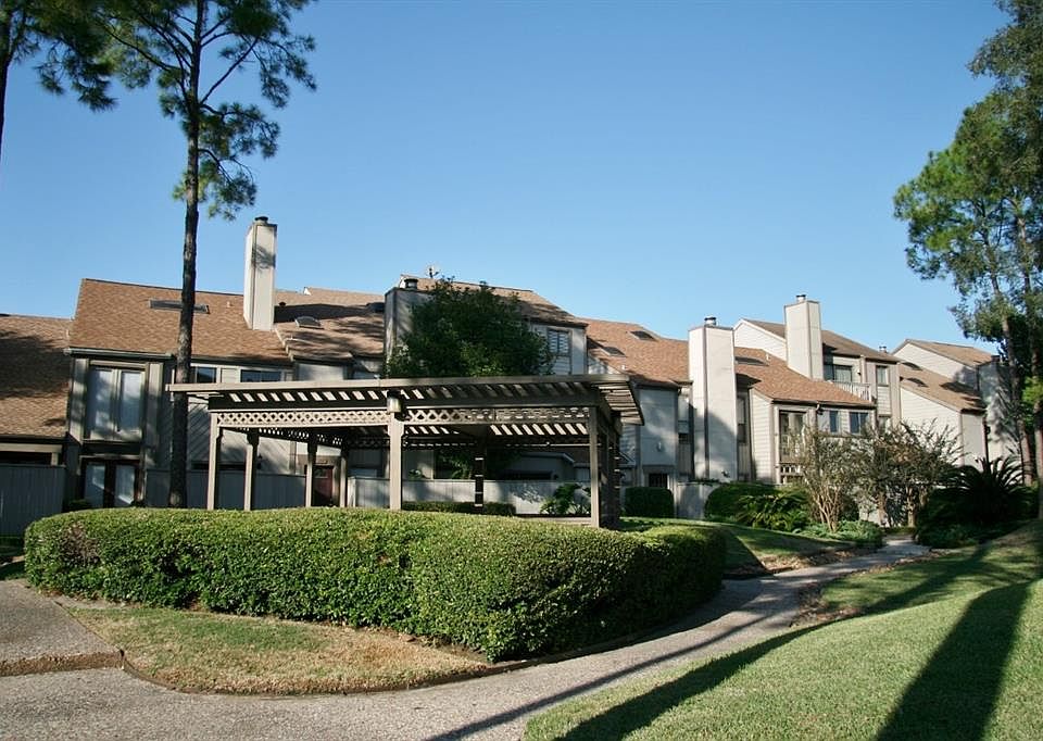 1st image of 1027 Country Place Dr #1027