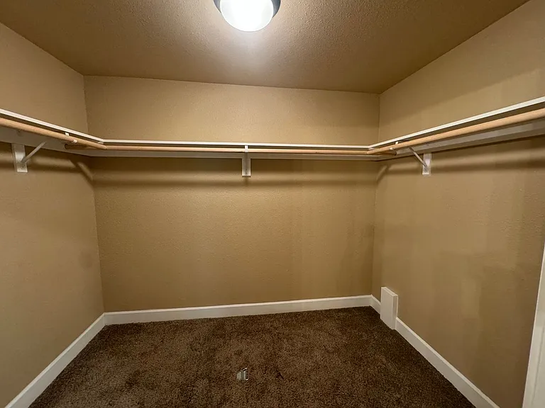 1690 NE Alameda Ave — Photo 12