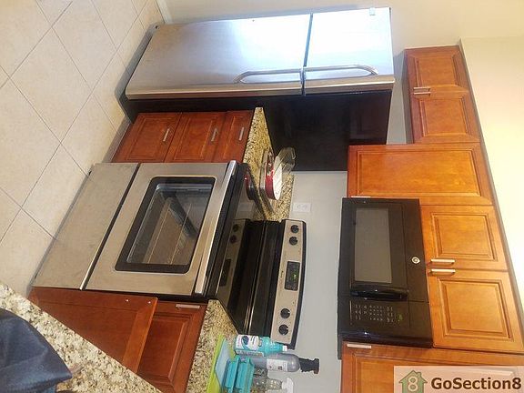 4th image of 14 Truman Dr