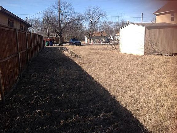 5th image of 406 S Texas Dr