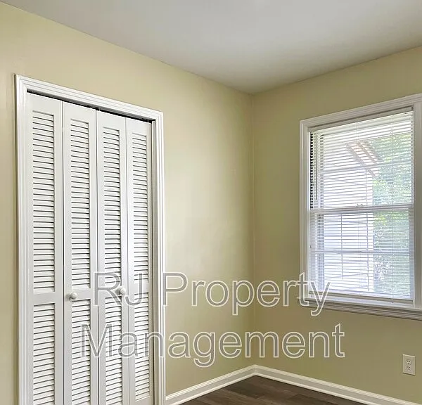 3284 Parham St — Photo 14