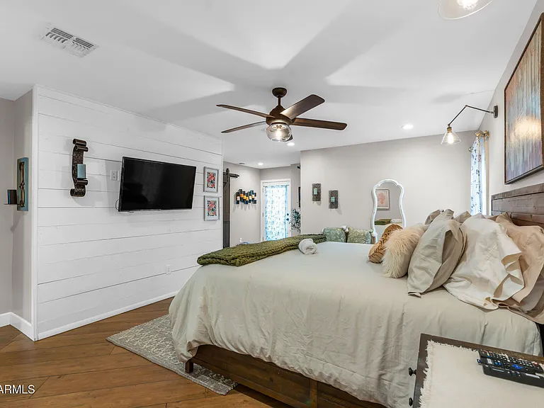 4402 E Turney Ave — Photo 19