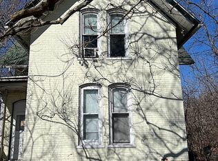 534 Division St, Rockford, IL 61104